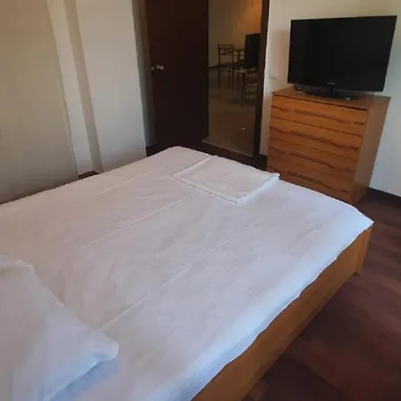 The Regent 3 Room Apartment * Mamaia