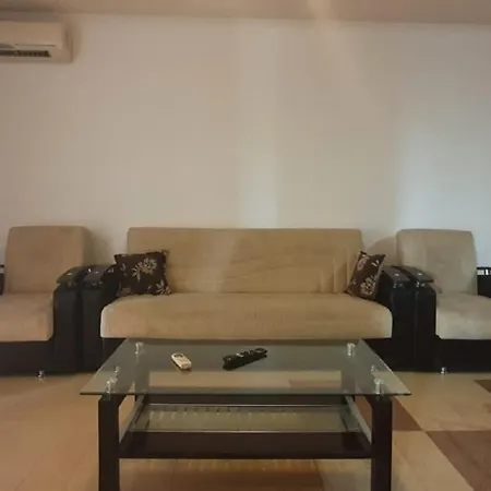 The Regent 3 Room Apartment Mamaia