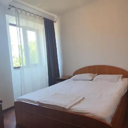 The Regent 3 Room Apartment *