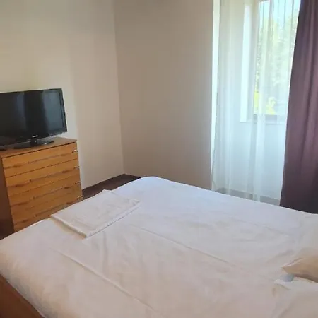 The Regent 3 Room Apartment * Mamaia
